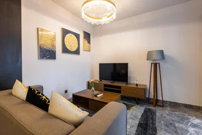 Appartamento con tre camere da letto e balcone — D1Mension x Zenity - Saigon Luxe Residences - Pool x Gym in Centre